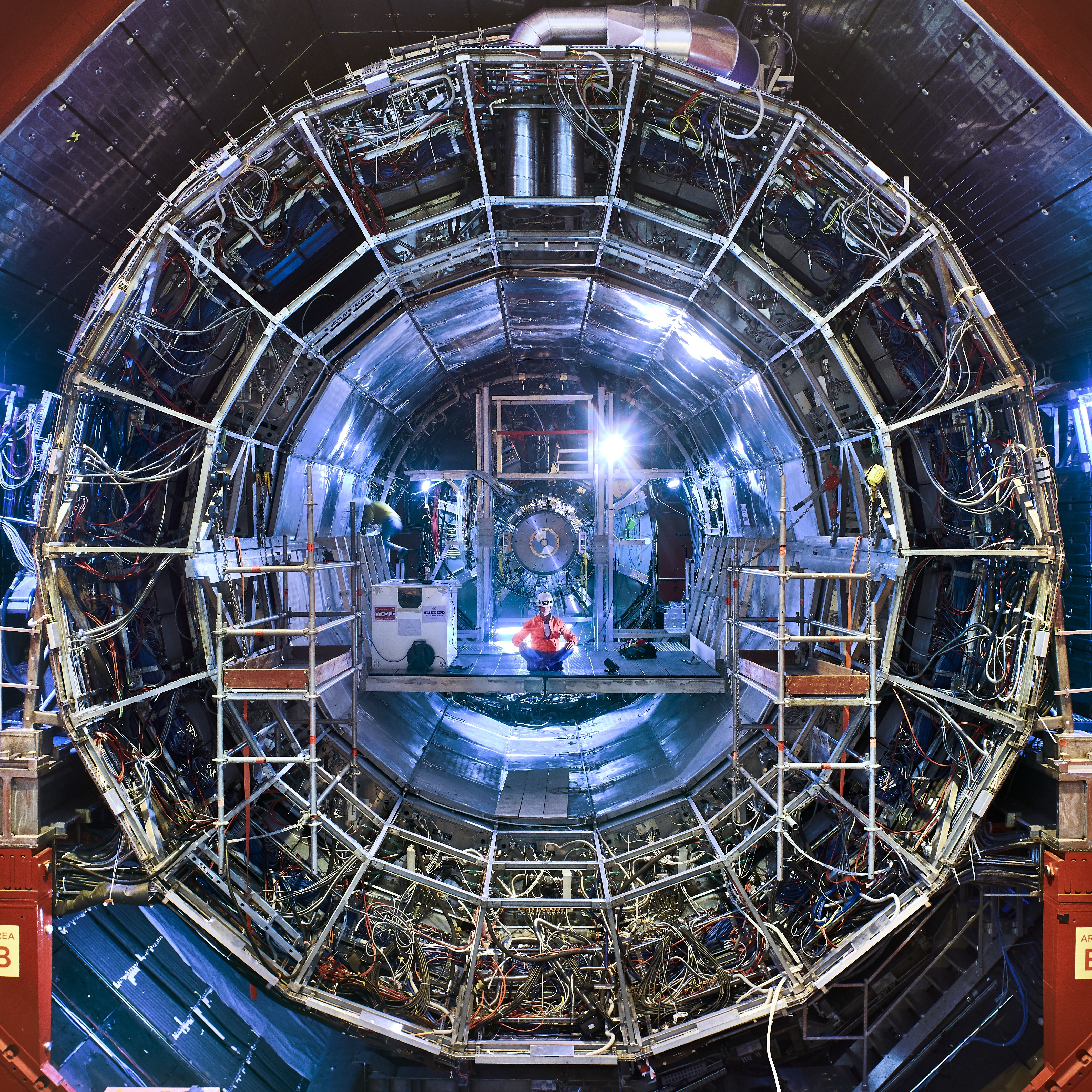 RZ113 CERN: Der ALICE-Detektor